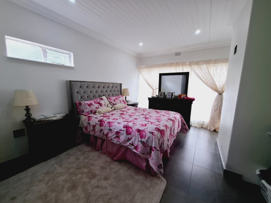 4 Bedroom Property for Sale in Generaal De Wet Free State